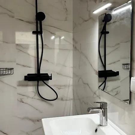 Refreshed With Private Garden * Almada