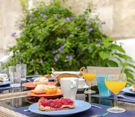 Refreshed With Private Garden Almada