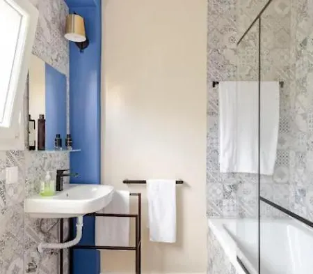 Refreshed With Private Garden Apartament