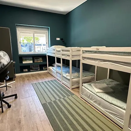Refreshed With Private Garden Apartman
