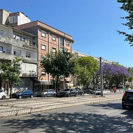 Refreshed With Private Garden * Almada