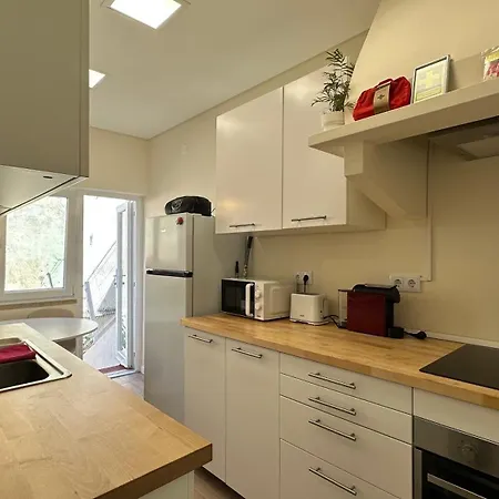 Refreshed With Private Garden Almada