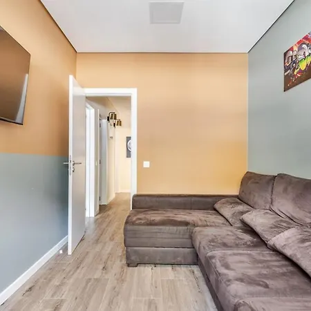 Refreshed With Private Garden Apartament *