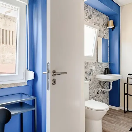 Refreshed With Private Garden Apartament *